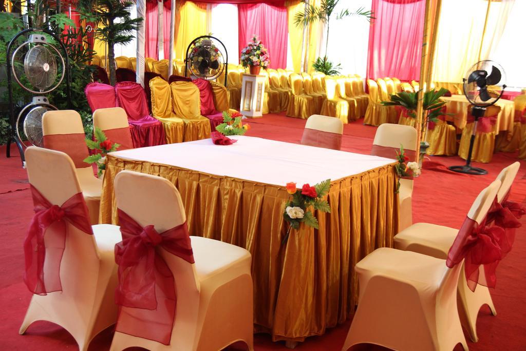 Sepinggan Hotel Balikpapan Exterior foto