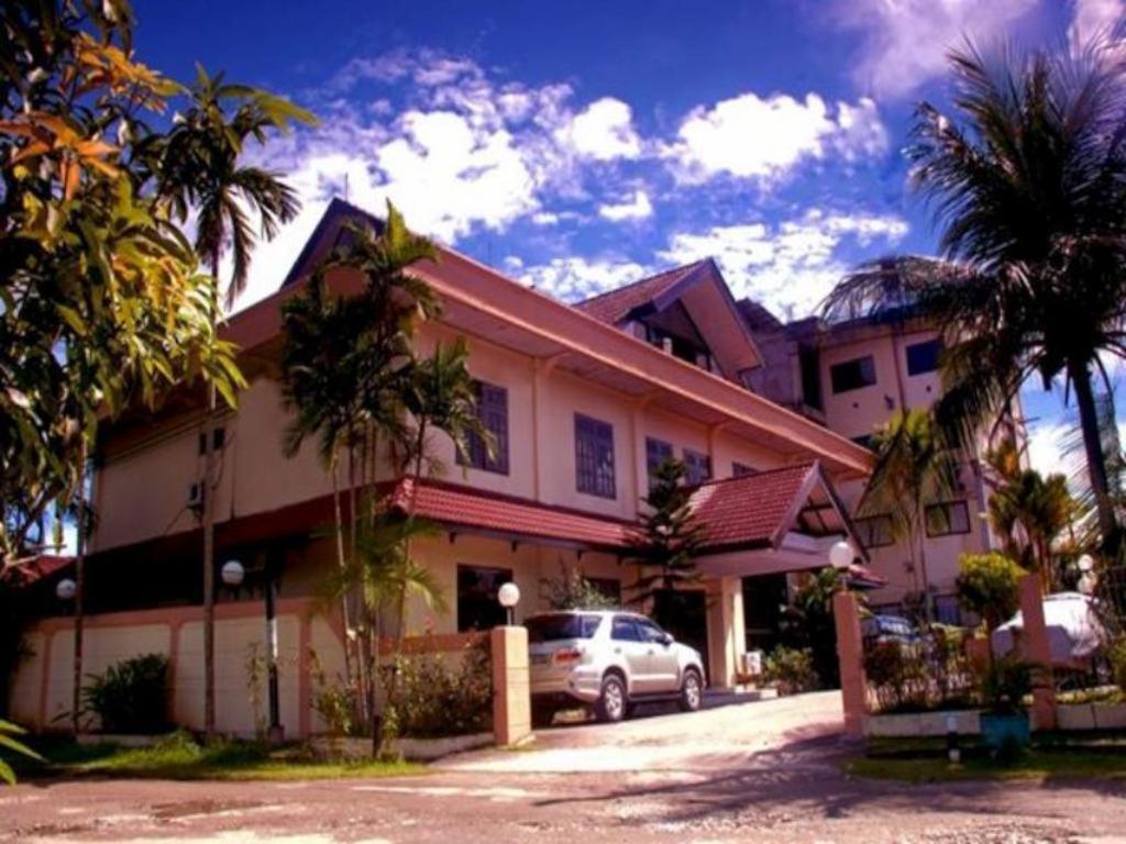 Sepinggan Hotel Balikpapan Exterior foto