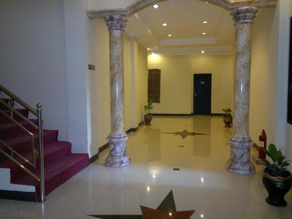 Sepinggan Hotel Balikpapan Exterior foto