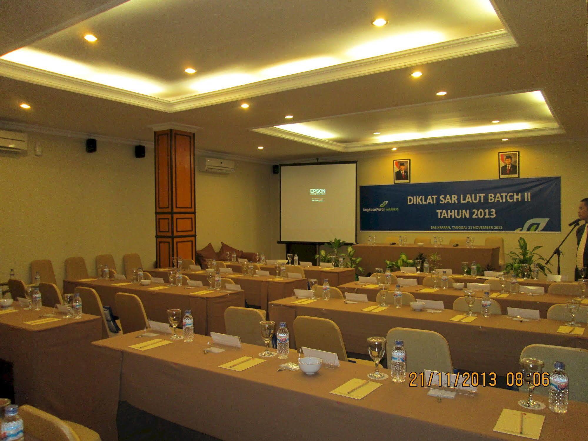 Sepinggan Hotel Balikpapan Exterior foto