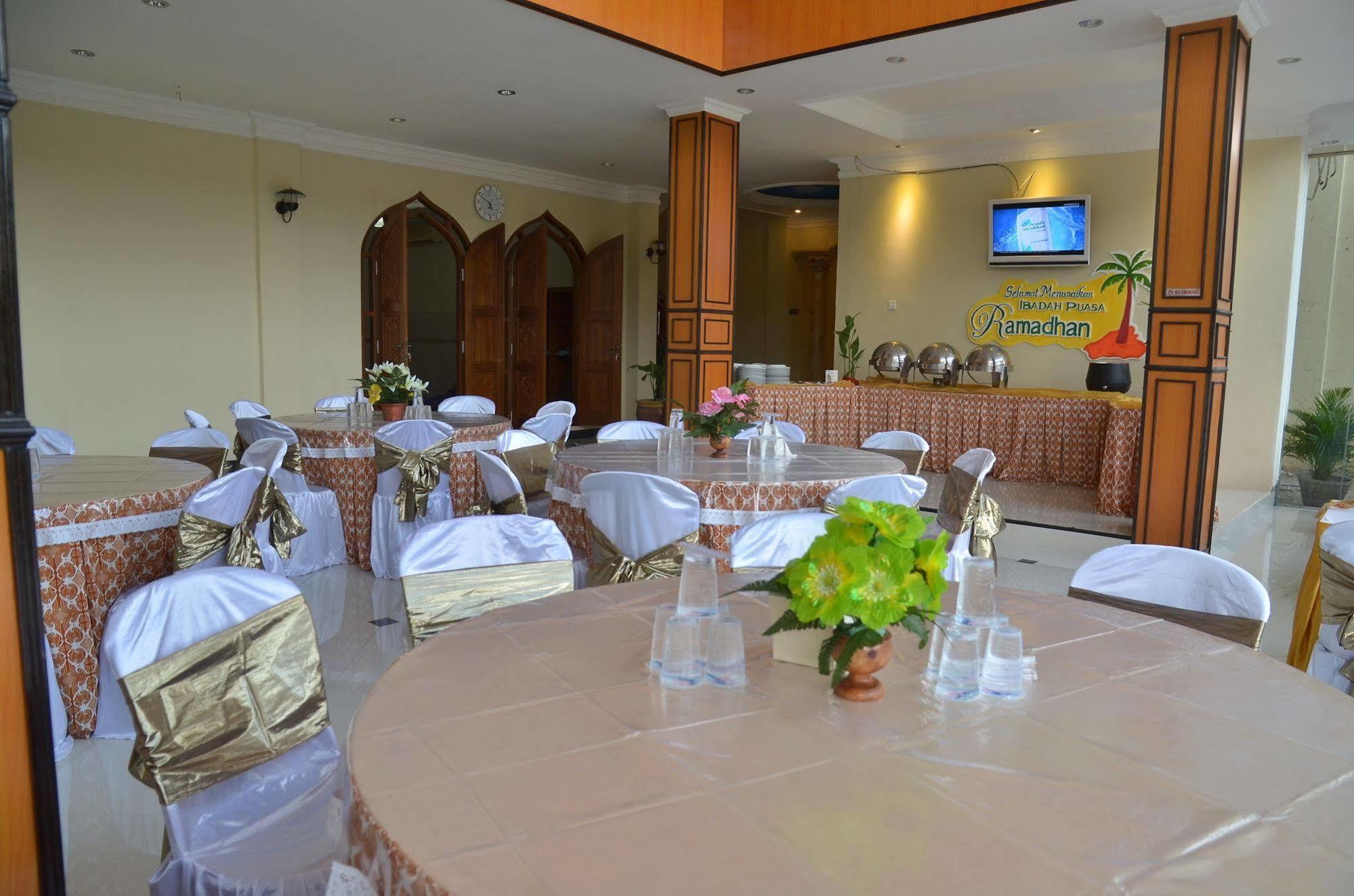 Sepinggan Hotel Balikpapan Exterior foto