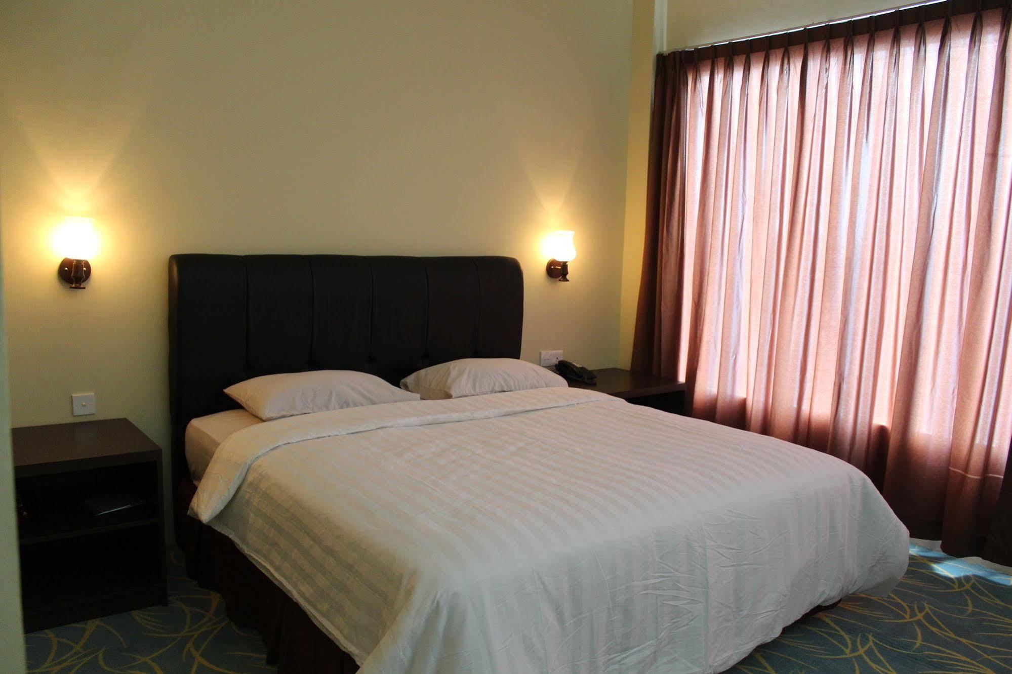 Sepinggan Hotel Balikpapan Exterior foto